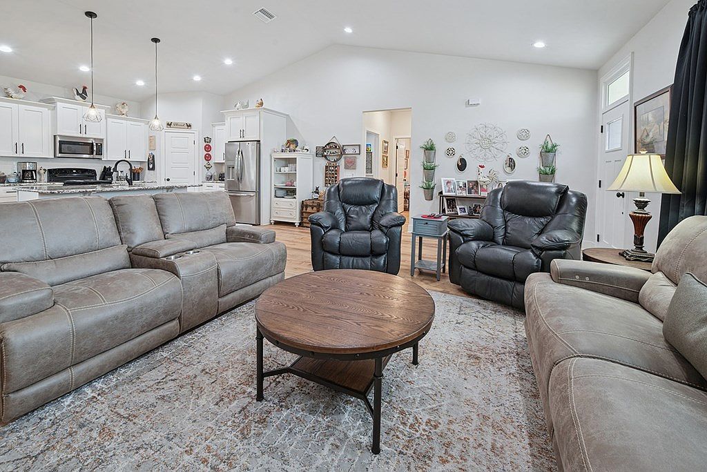 181 SW 24th Ave Trenton, FL 32693 | Single Family