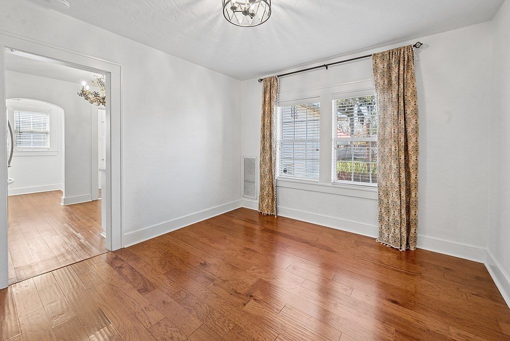 211 SE 2nd St Trenton, FL 32693  | Single Family