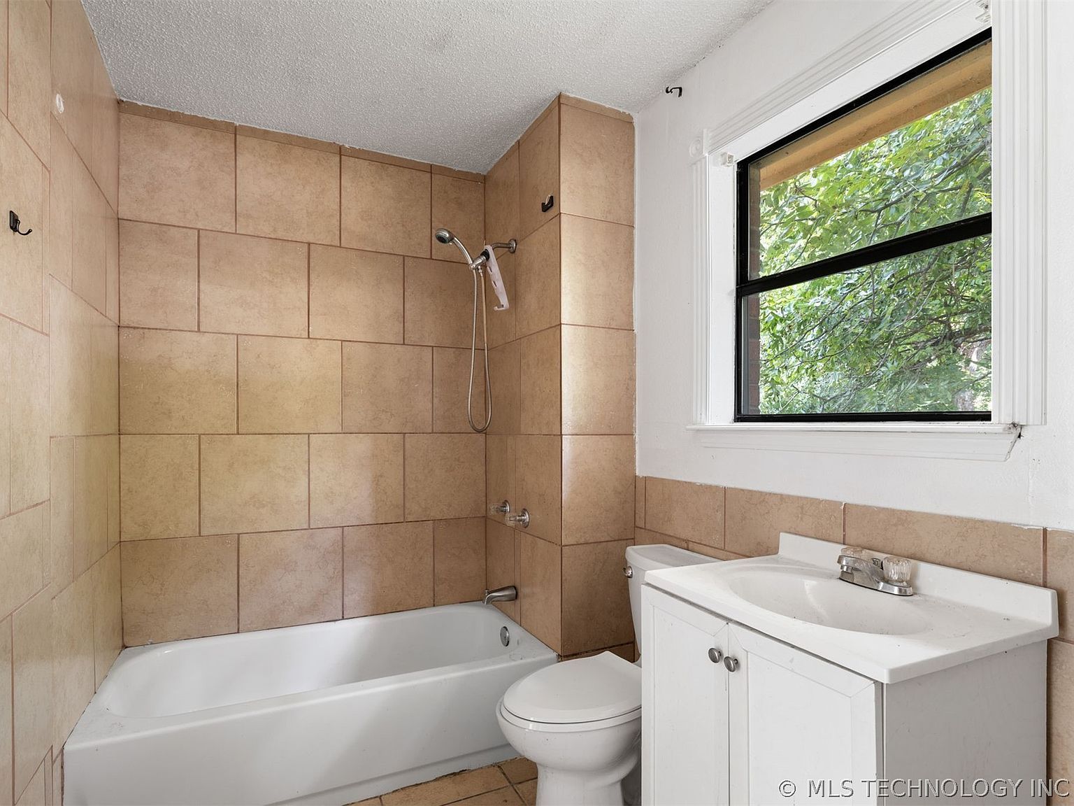 911 S K St Hugo, OK 74743  | Single Family