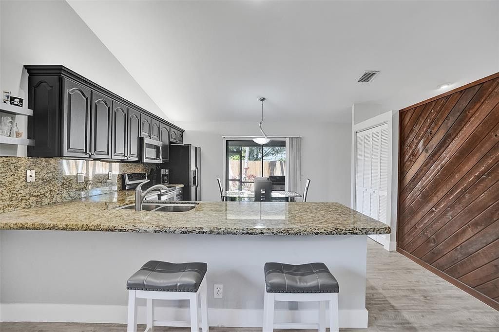 141 Roycourt Cir Royal Palm Beach, FL 33411  | Single Family