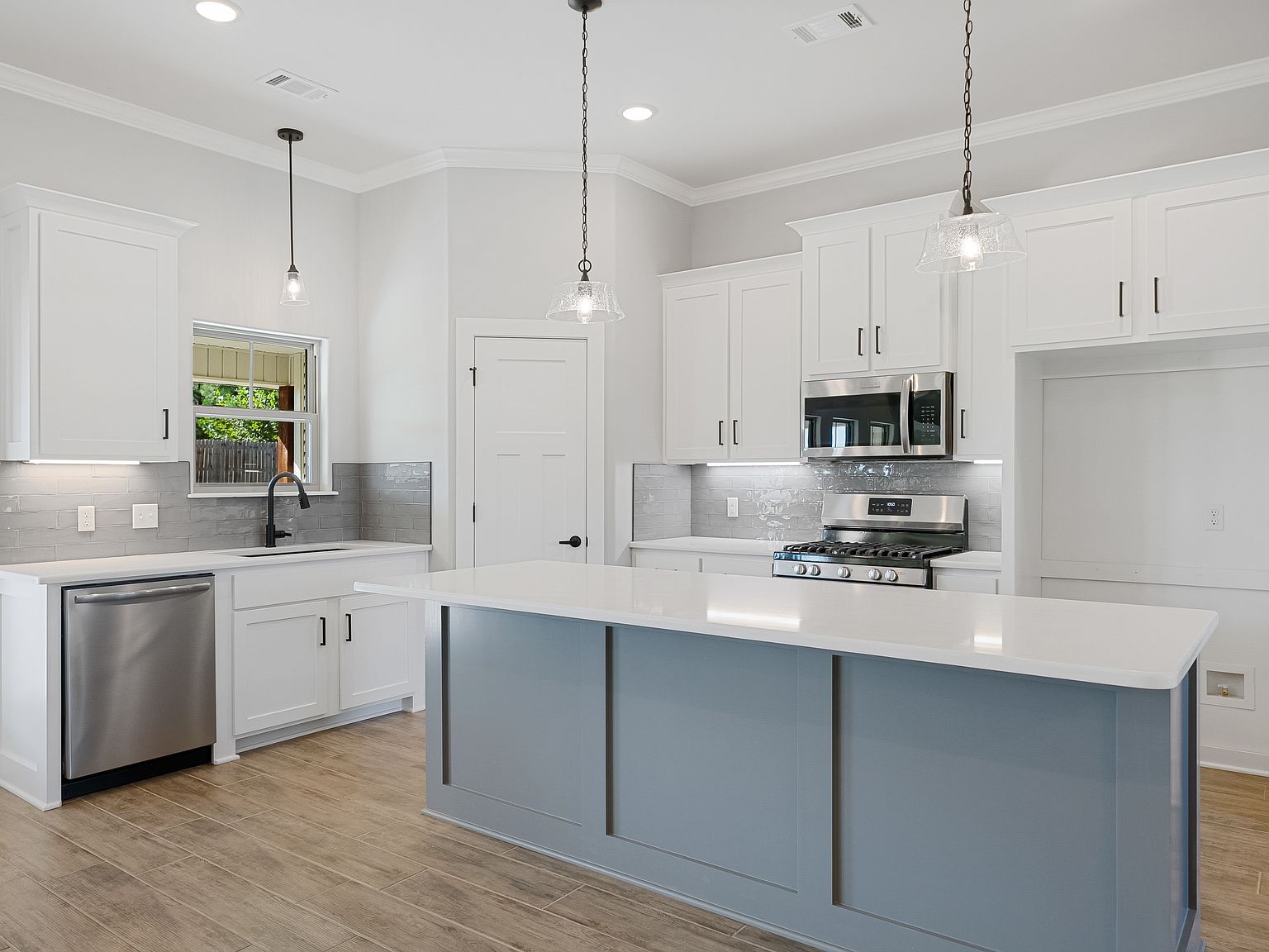 1100 Partridge Pl Barling, AR 72923  | Single Family