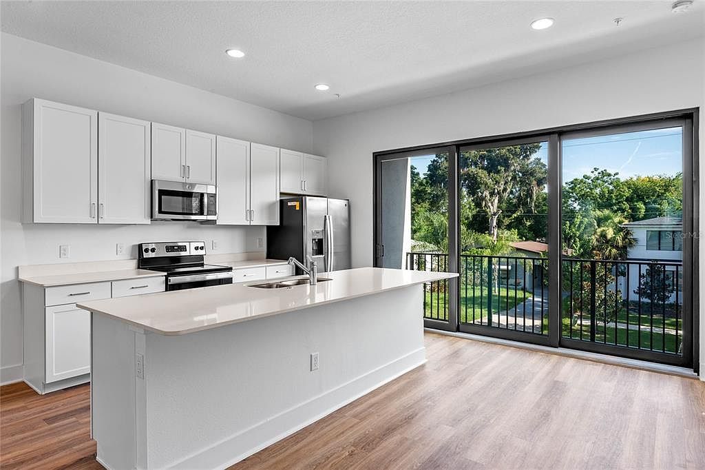 42 W Harding St UNIT E Orlando, FL 32806 | New build