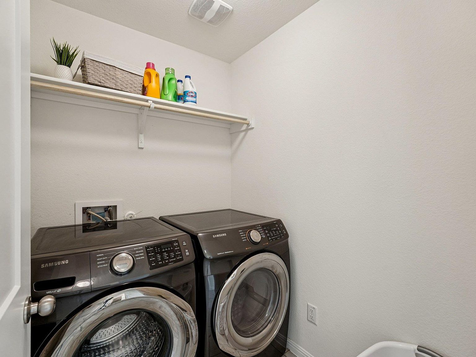 210 Helen Rd Hutto, TX 78634 | Single Family