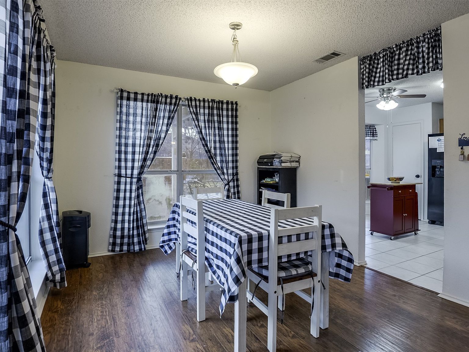 2813 White Oak Dr Grand Prairie, TX 75052 | Single Family