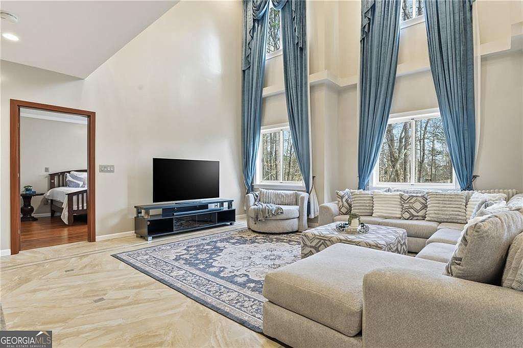 6831 Augusta Mnr Suwanee, GA 30024  | Single Family