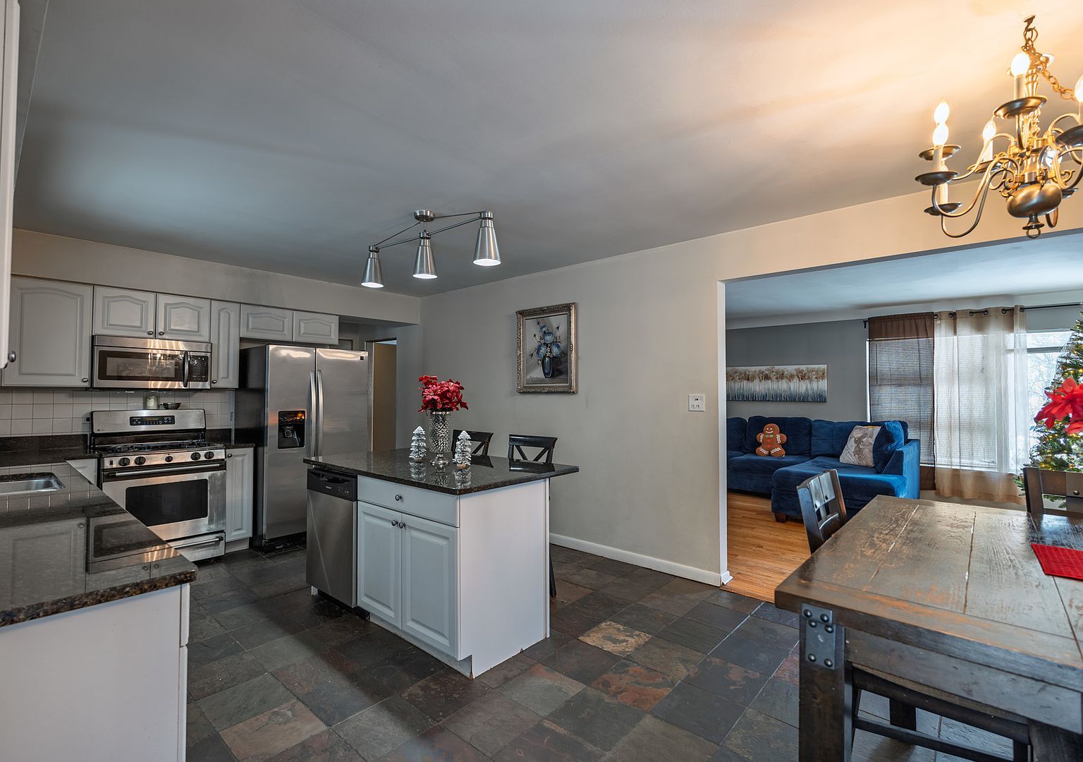 6325 Keokuk Rd Indian Head Park, IL 60525  | Single Family