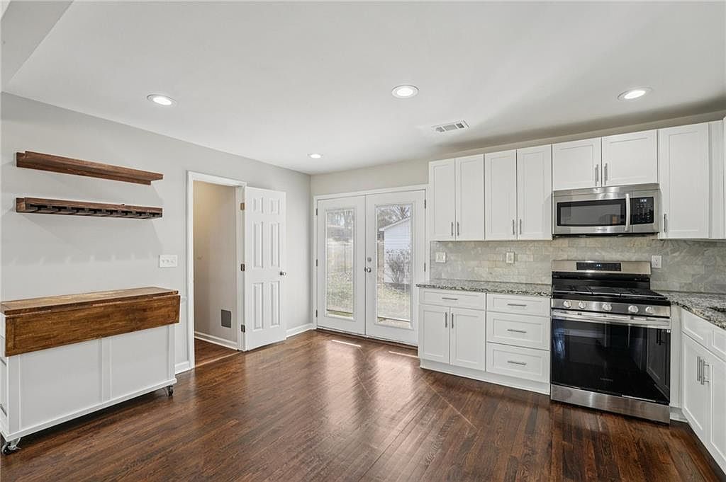 732 Earl St SE Marietta, GA 30067  | Single Family