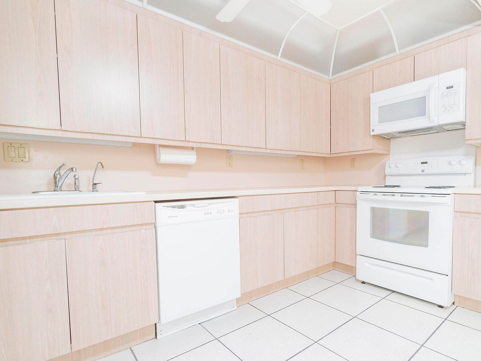 20341 NE 30th Ave #PENTHOUSE 14-6 Aventura, FL 33180  | Condominium