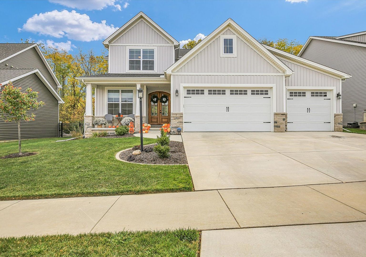 1311 Ravenwood Ln Mahomet, IL 61853  | Single Family