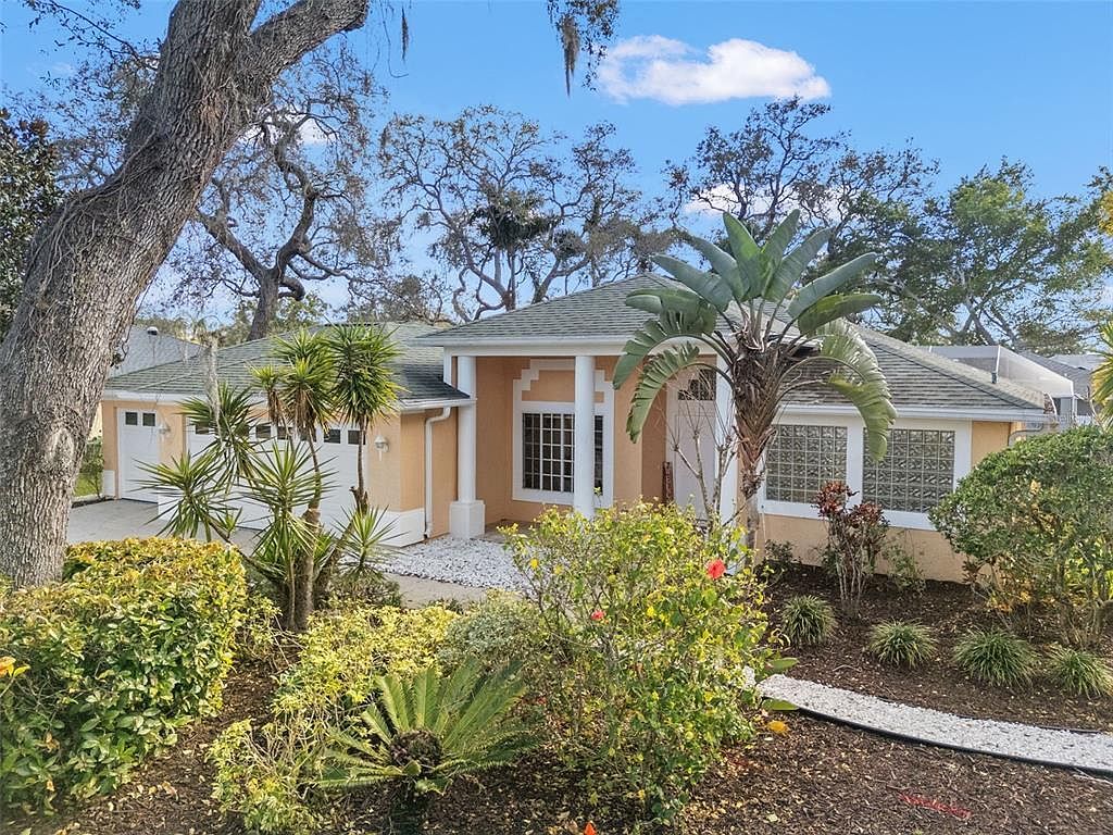 958 Ridgewood Ter Tarpon Springs, FL 34689  | Single Family