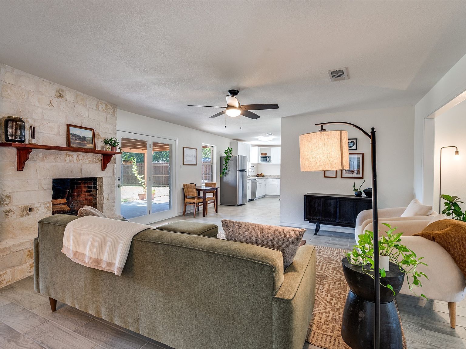 1906 Woodoak Dr Irving, TX 75060 | Single Family