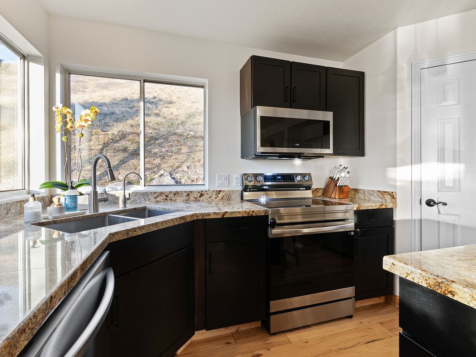 993 E Canyon Creek Dr Bountiful, UT 84010  | Single Family