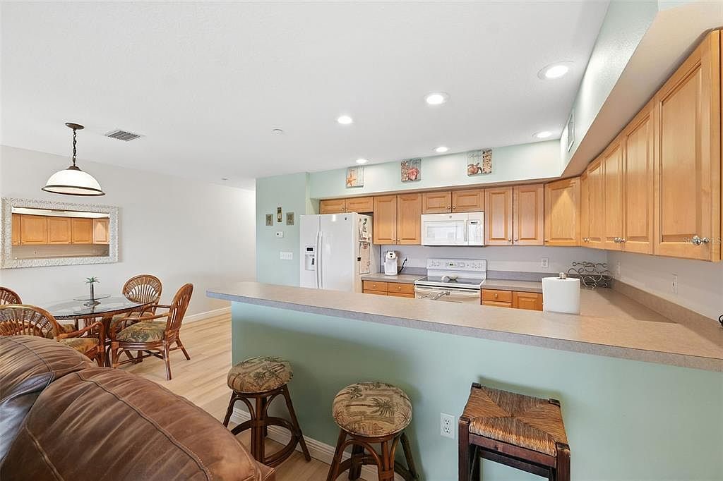 19811 Gulf Blvd APT 302 Indian Shores, FL 33785 | Condominium