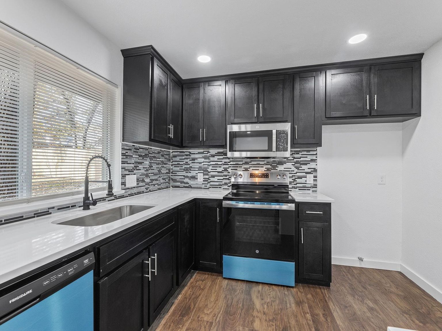 2506 Holt Rd Arlington, TX 76006  | Single Family