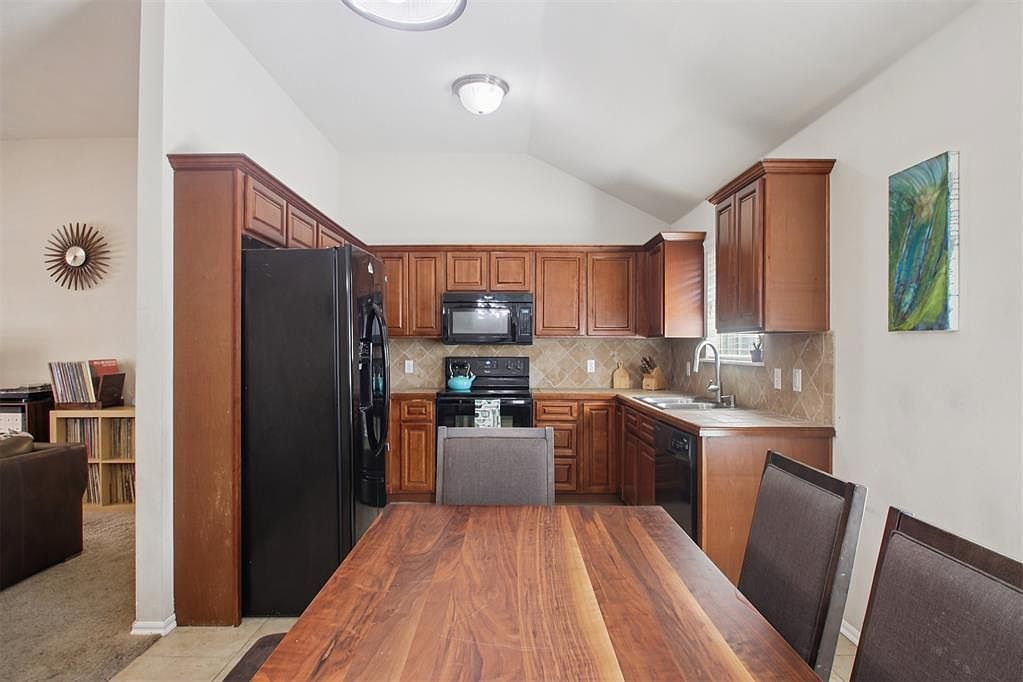 3616 Green Apple Pl Moore, OK 73160  | Single Family