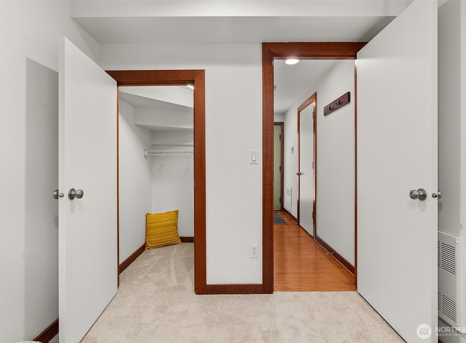 672 NE 40th St Seattle, WA 98105 | New build