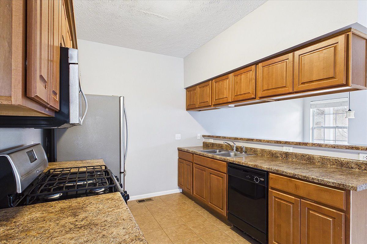 607 Clayton Cir Unit 607 Sycamore, IL 60178  | Condominium