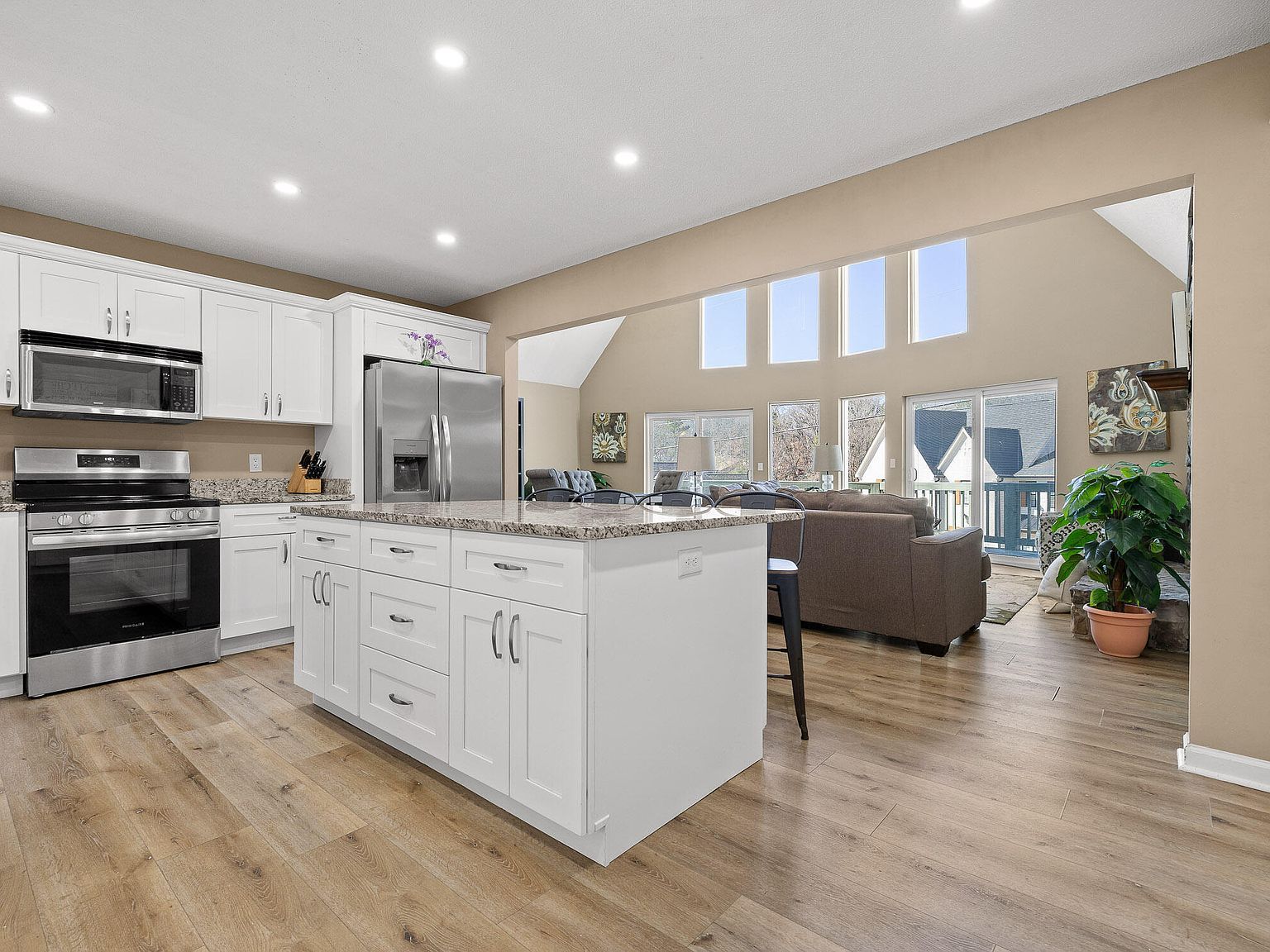 4913 Shoreline Dr Chattanooga, TN 37416 | Single Family