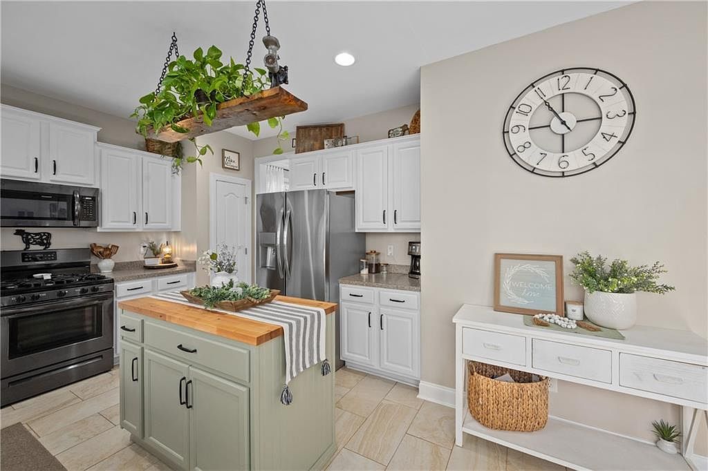 129 Boulder View Dr Dallas, GA 30157 | Single Family