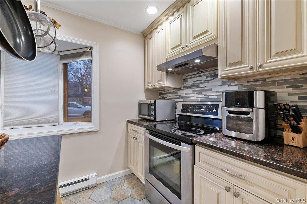 670 Mason St Westbury, NY 11590  | Single Family