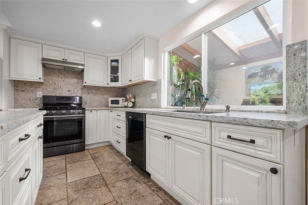 15574 Sorbonne St Sylmar, CA 91342  | Single Family