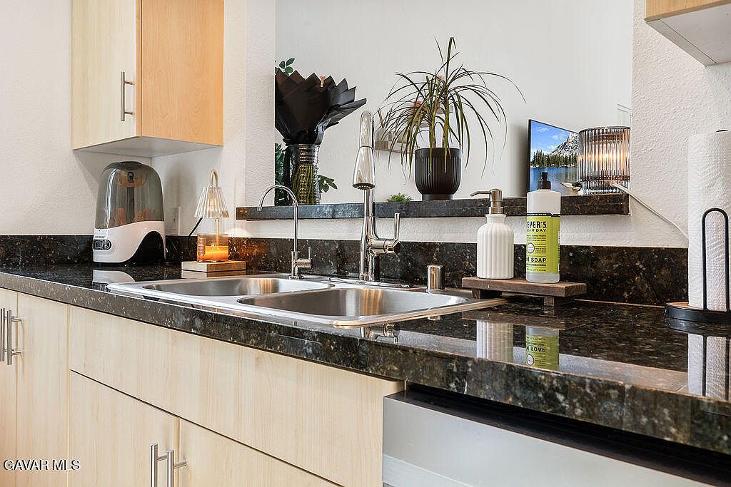 7826 Topanga Canyon Blvd APT 301 Canoga Park, CA 91304  | Condominium