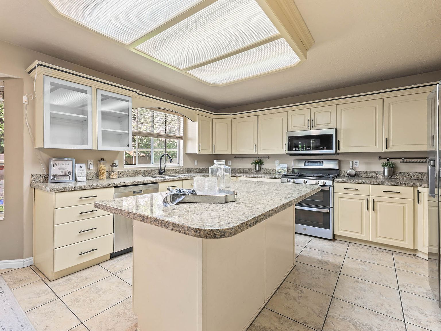 8017 S Showcase Ln Sandy, UT 84094 | Single Family