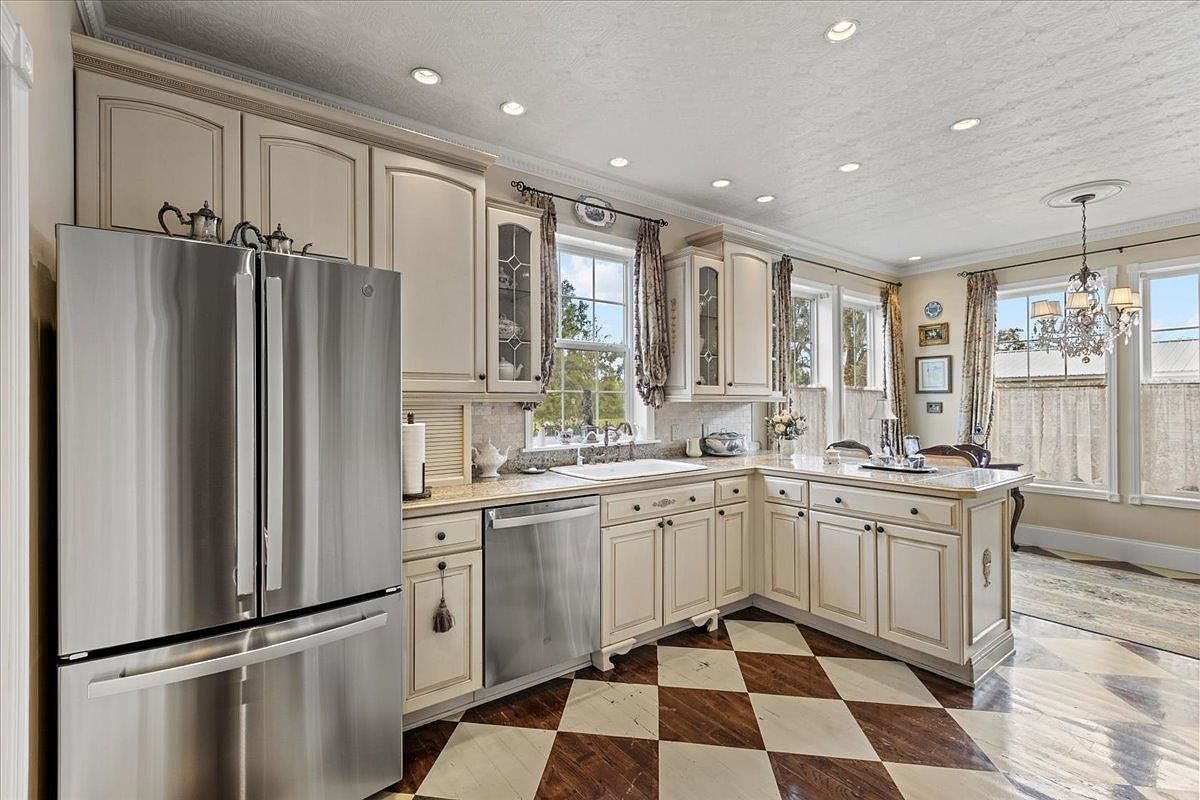 2460 Canopy Ln Perry, FL 32347  | Single Family