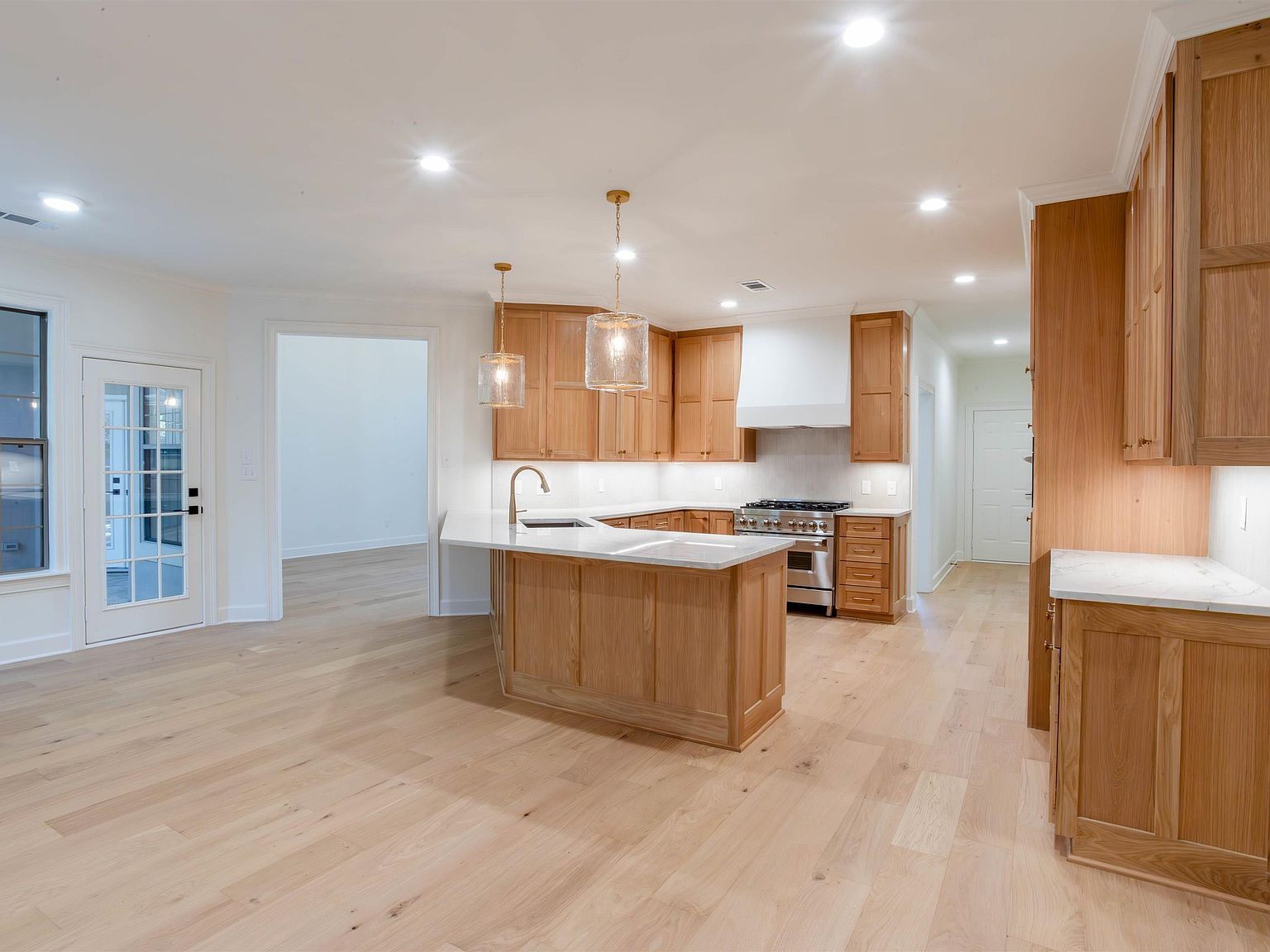 31 Rosaires Way Little Rock, AR 72223  | Single Family