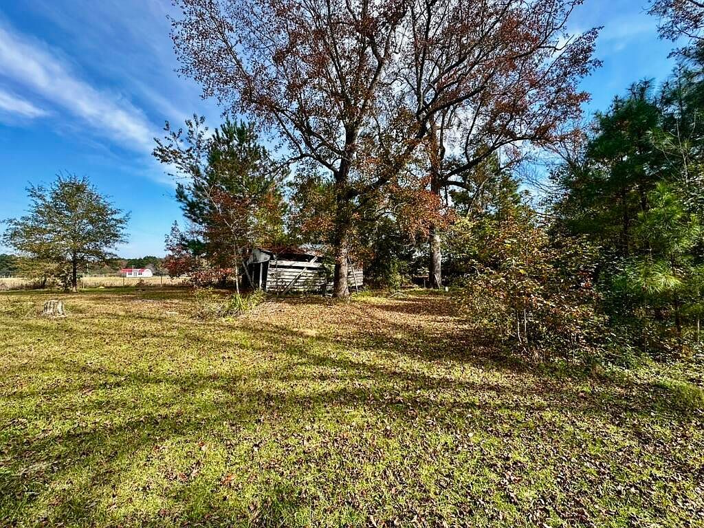 952 Gausetown Grace Legacy Pinckne Rd Kingstree, SC 29556  | Single Family