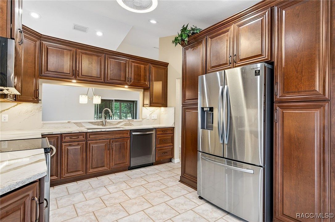 1603 N Foxboro Loop Crystal River, FL 34429  | Single Family