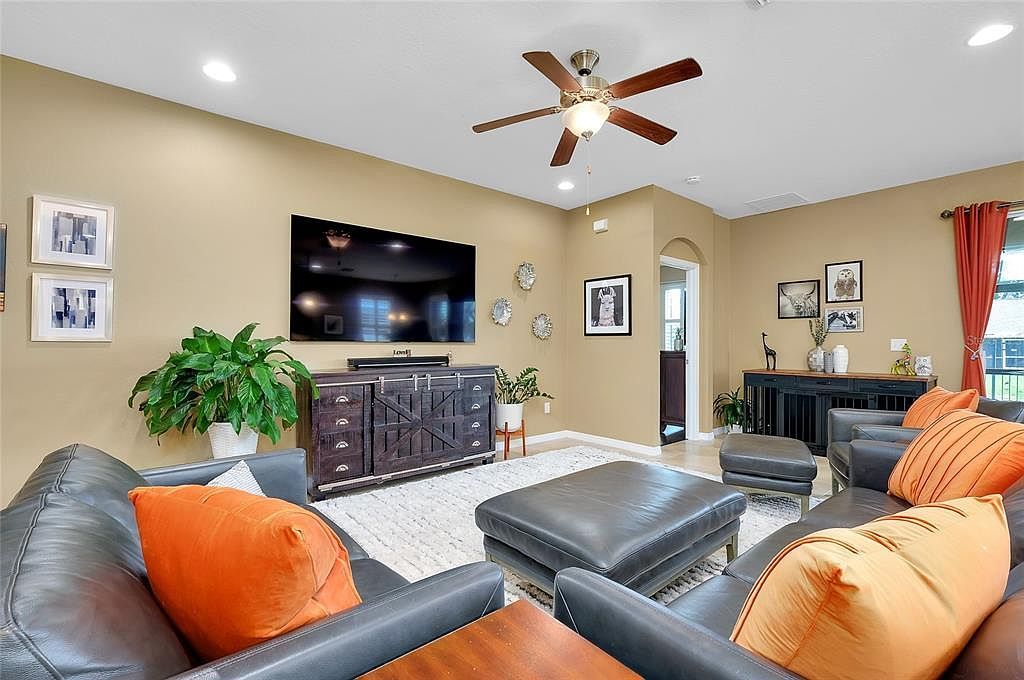 5438 Cartagena Dr Sarasota, FL 34233 | Single Family