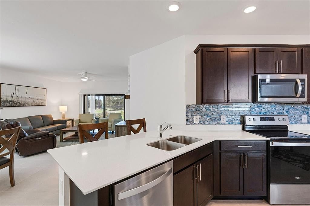 6471 Silverstar Dr Sarasota, FL 34240 | Single Family