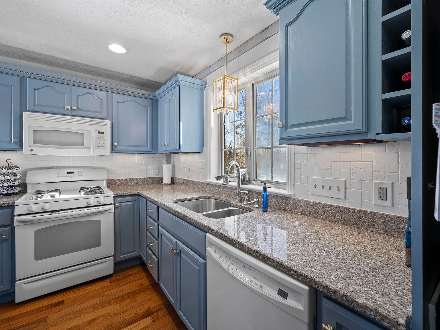 15 High St Unit 2 Exeter, NH 03833  | Condominium