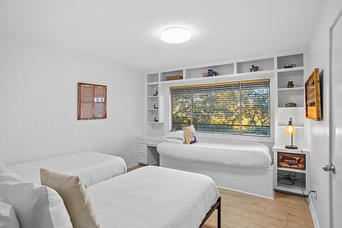 411 Whitetail Ridge Rd Dripping Springs, TX 78620 | Single Family