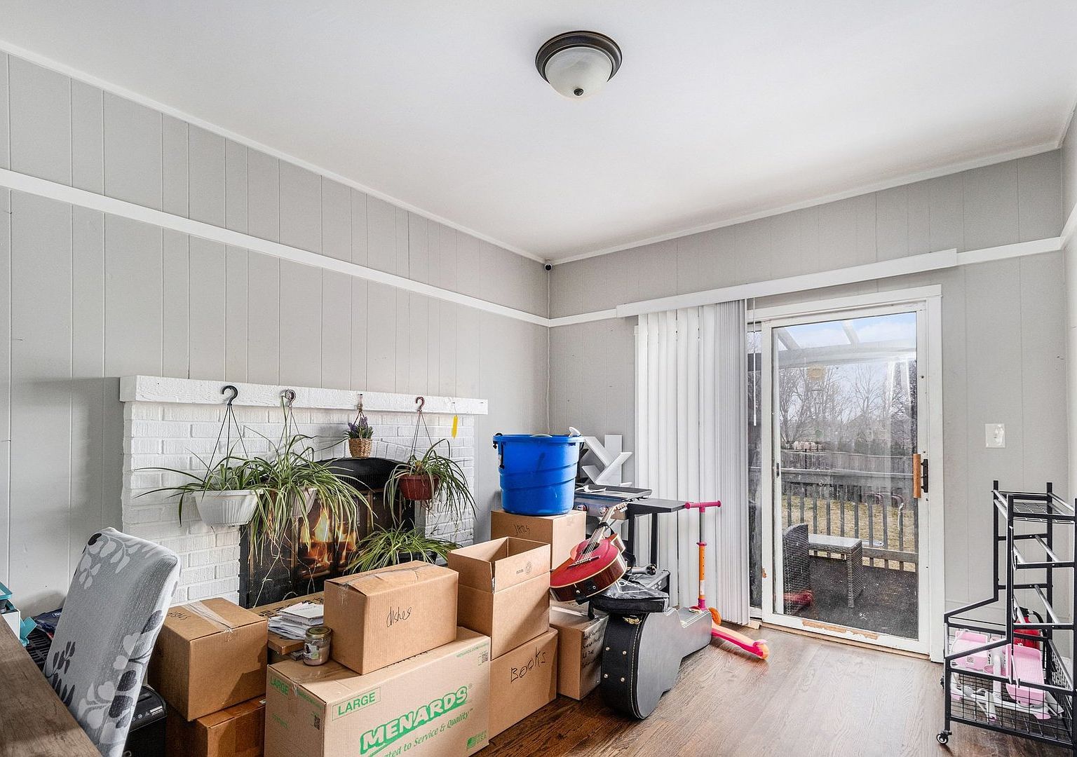 1017 W Highland Ave Elgin, IL 60123  | Single Family