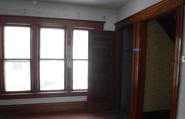 919 4th St Three Rivers, MI 49093  | Single Family