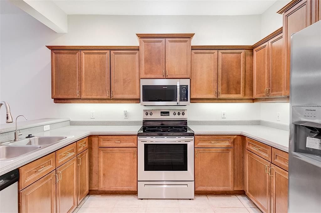 5630 Cortina Ln Palmetto, FL 34221  | Single Family