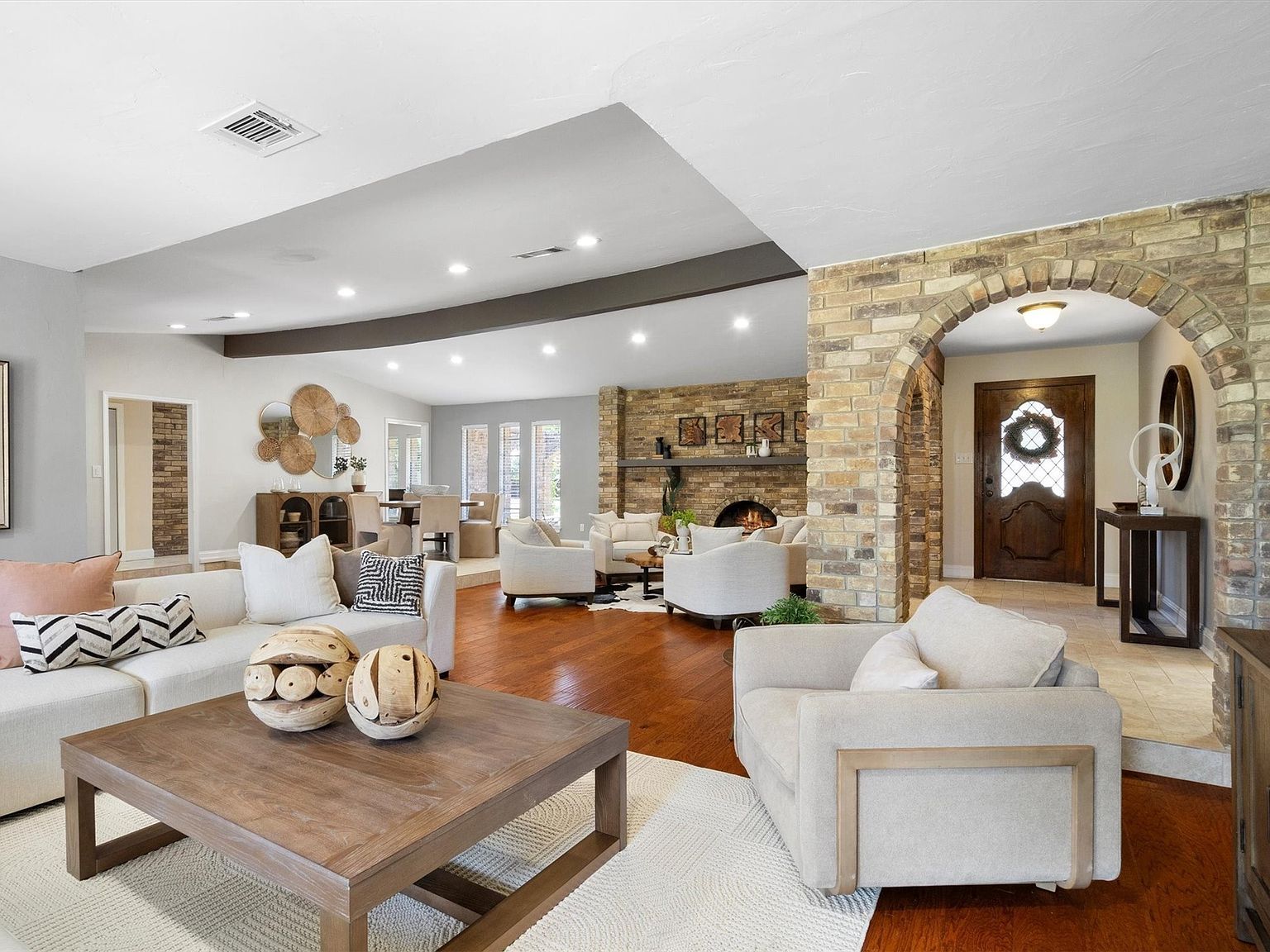 2016 Pembrooke Pl Denton, TX 76205  | Single Family