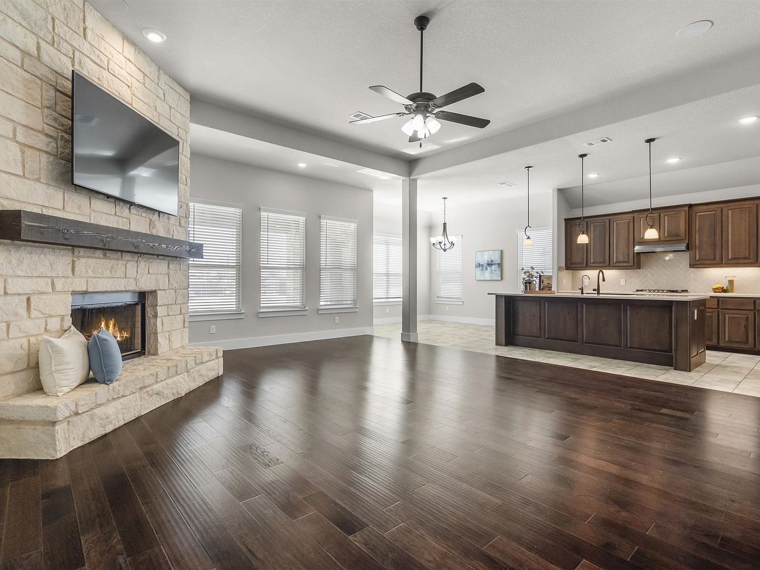 1005 Pebblegate Dr Weatherford, TX 76085  | Single Family