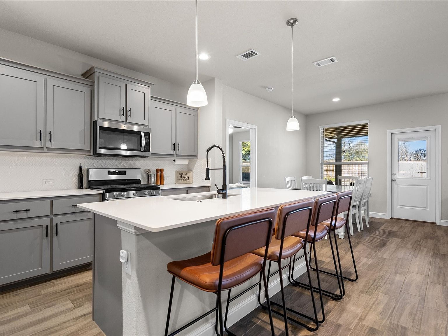 5525 Round Hill Rd Denton, TX 76210  | Single Family