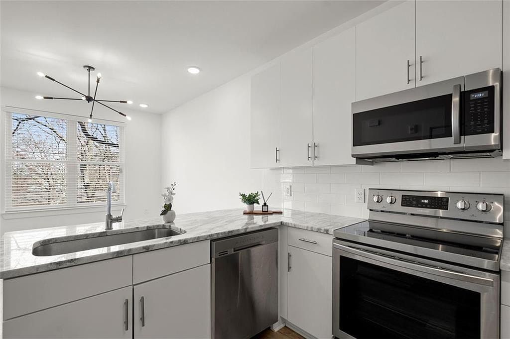 525 Parkway Dr #203 Atlanta, GA 30354  | Condominium