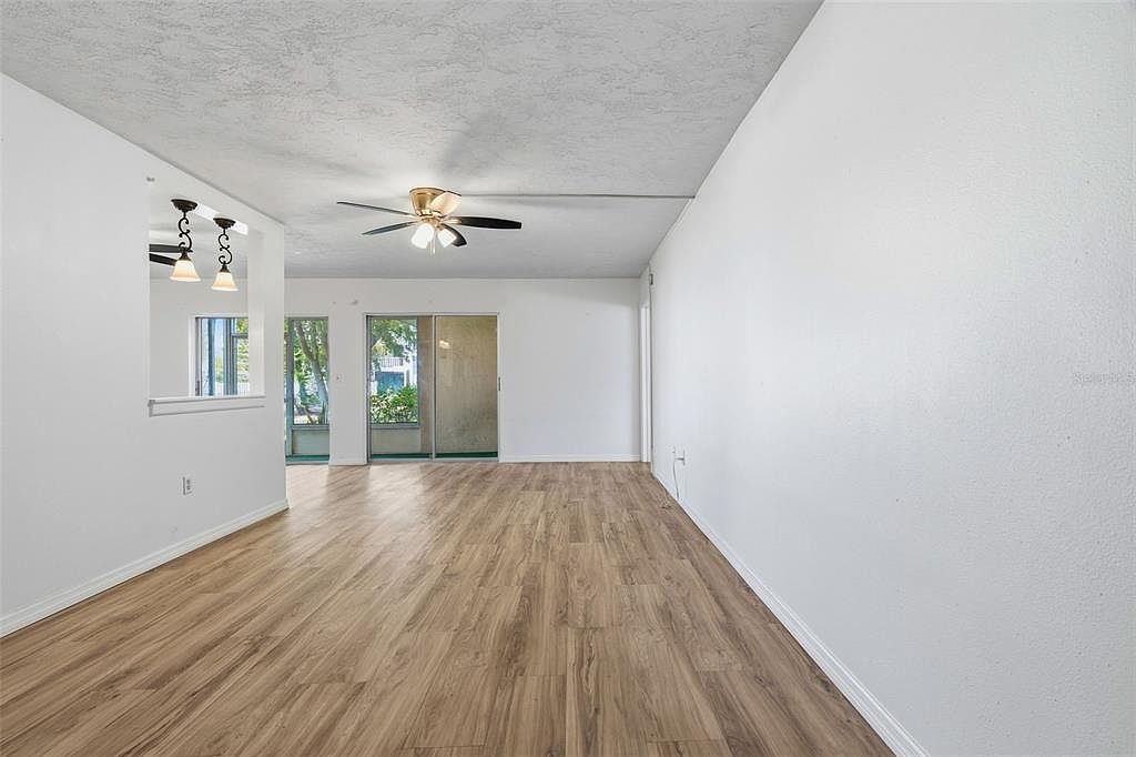6320 7th Ave W Bradenton, FL 34209  | Condominium