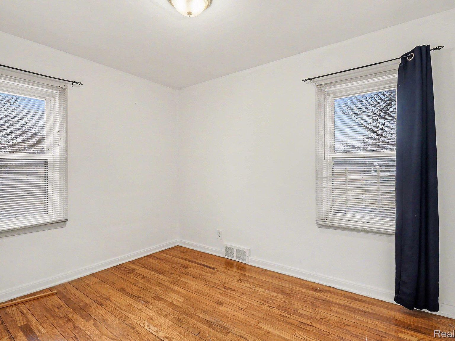 1055 Chandler Ave Lincoln Park, MI 48146  | Single Family