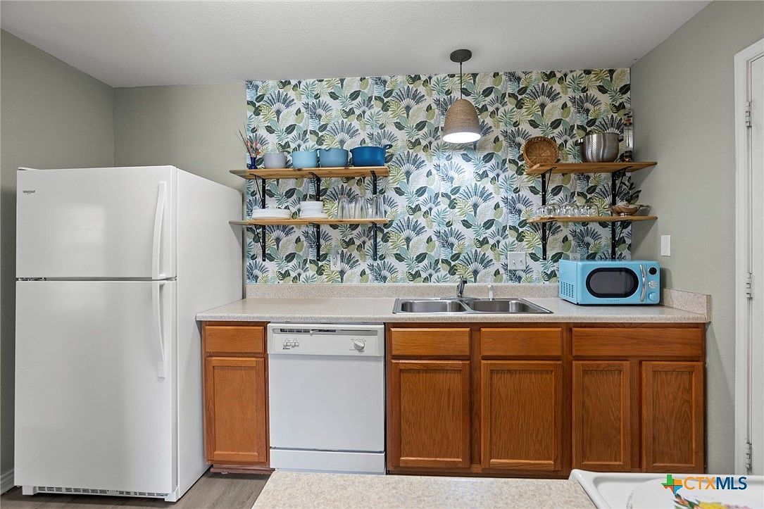 1020 N Beal St Belton, TX 76513  | Single Family