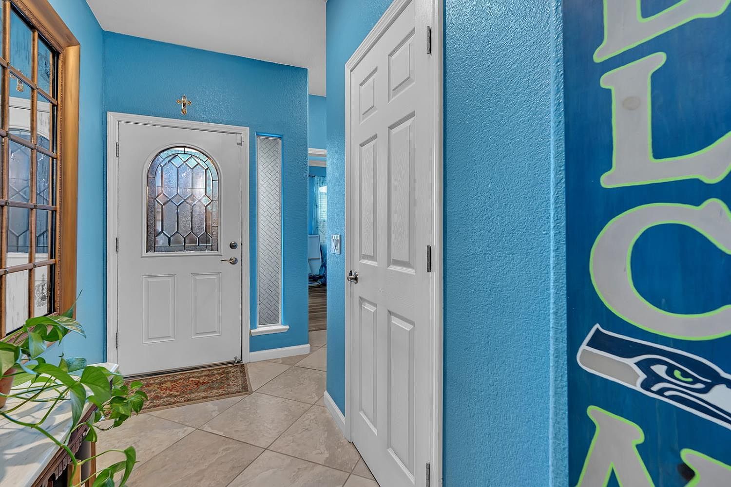 805 El Tesoro Ln Los Banos, CA 93635  | Single Family