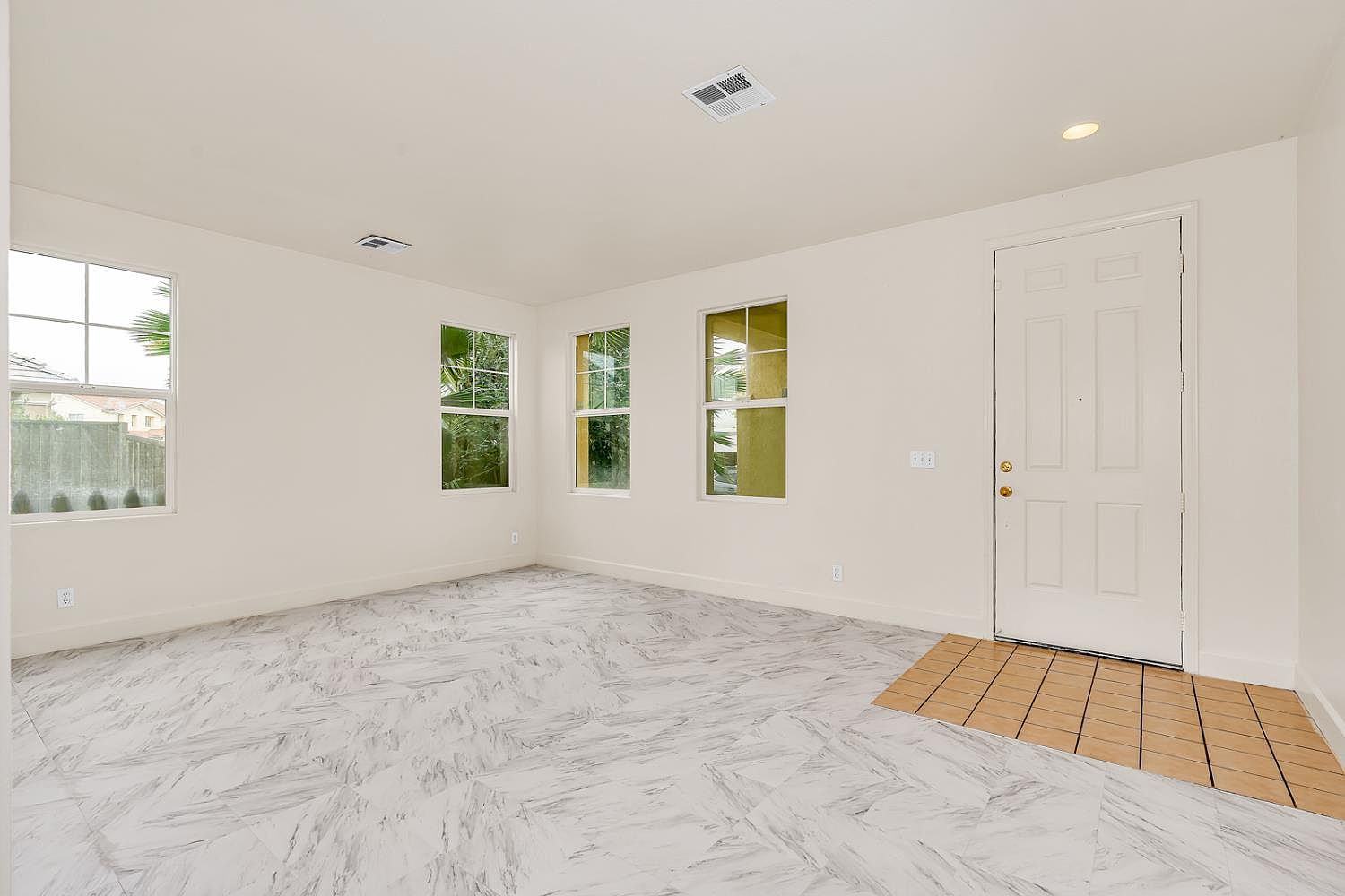 2325 S Creekside Dr Los Banos, CA 93635  | Single Family