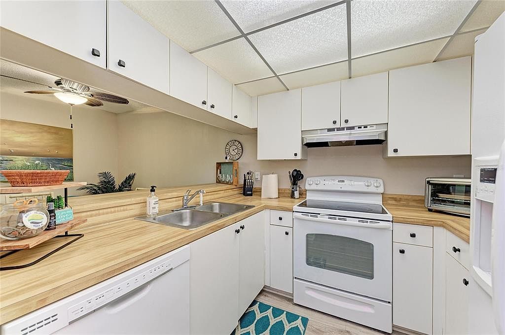 756 White Pine Tree Rd APT 210 Venice, FL 34285  | Condominium