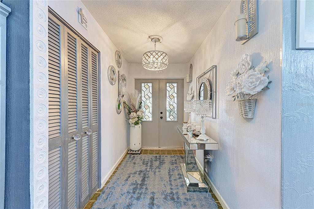 7236 Las Casas Dr Sarasota, FL 34243  | Single Family