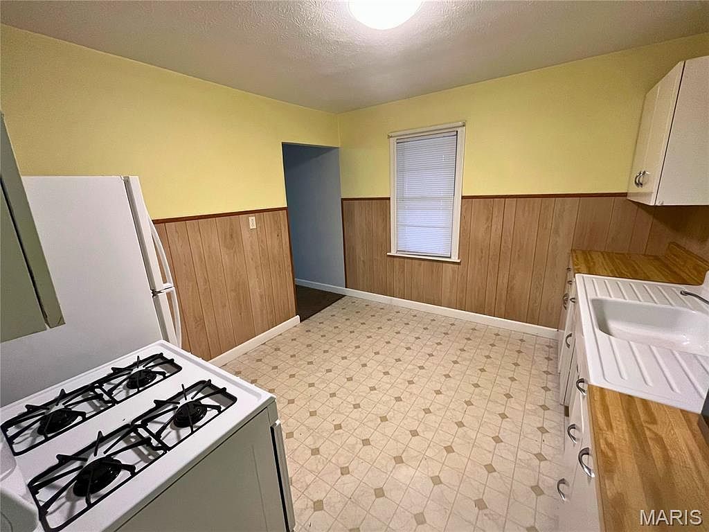 206 N Walnut St Mount Olive, IL 62069  | Single Family